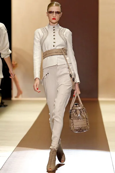 Look 12